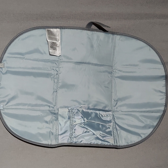 JJ Cole Diaper Changing Mat Clutch - Picture 2 of 7